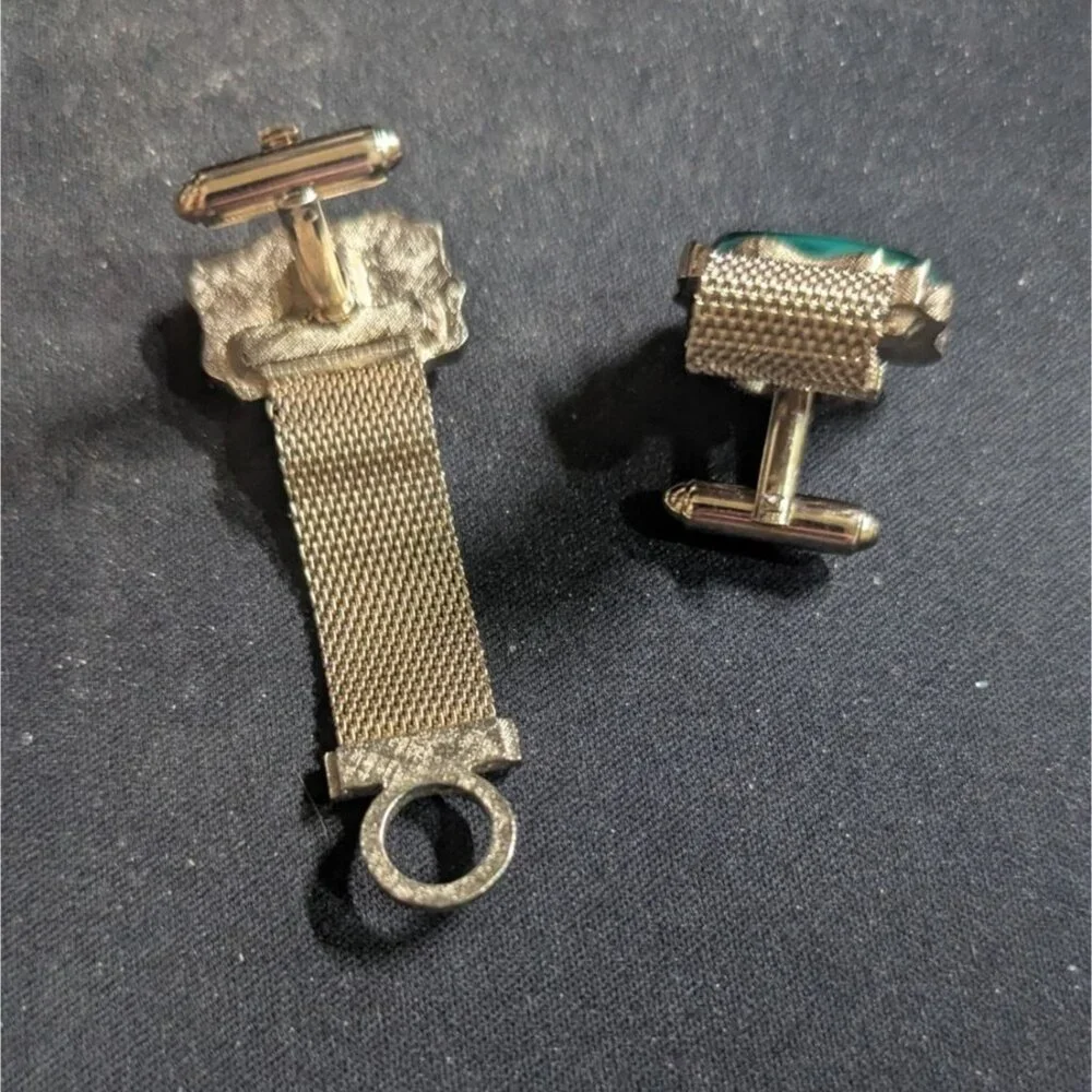 Vintage Dante Gold Tone Green‎ Art Glass Mesh Wrap Around Cufflinks
